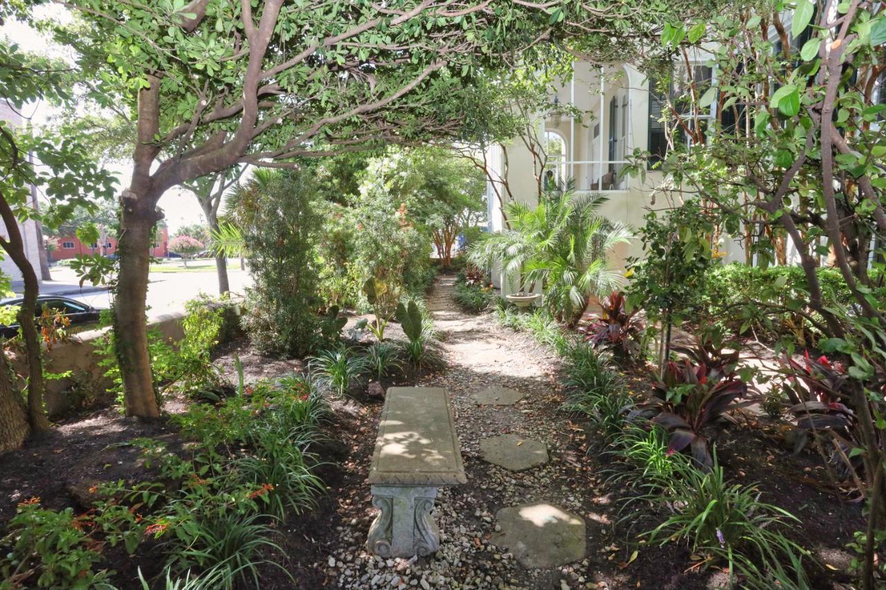 Virginia Point Inn Galveston Buitenkant foto